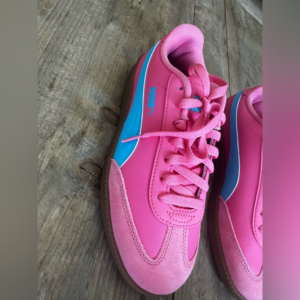 Puma Club 5v5 Women's Bright Pink/Bright Blue sneakers $83 Size 8.5 - Picture 4 of 7
